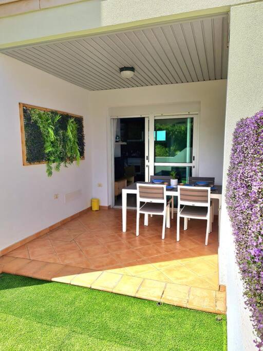 Homely Apt In Modern Building With Pool San Miguel de Abona Dış mekan fotoğraf
